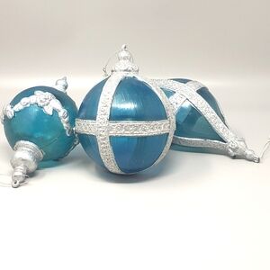 2000 Set Of 3 Enesco Christmas Ornaments